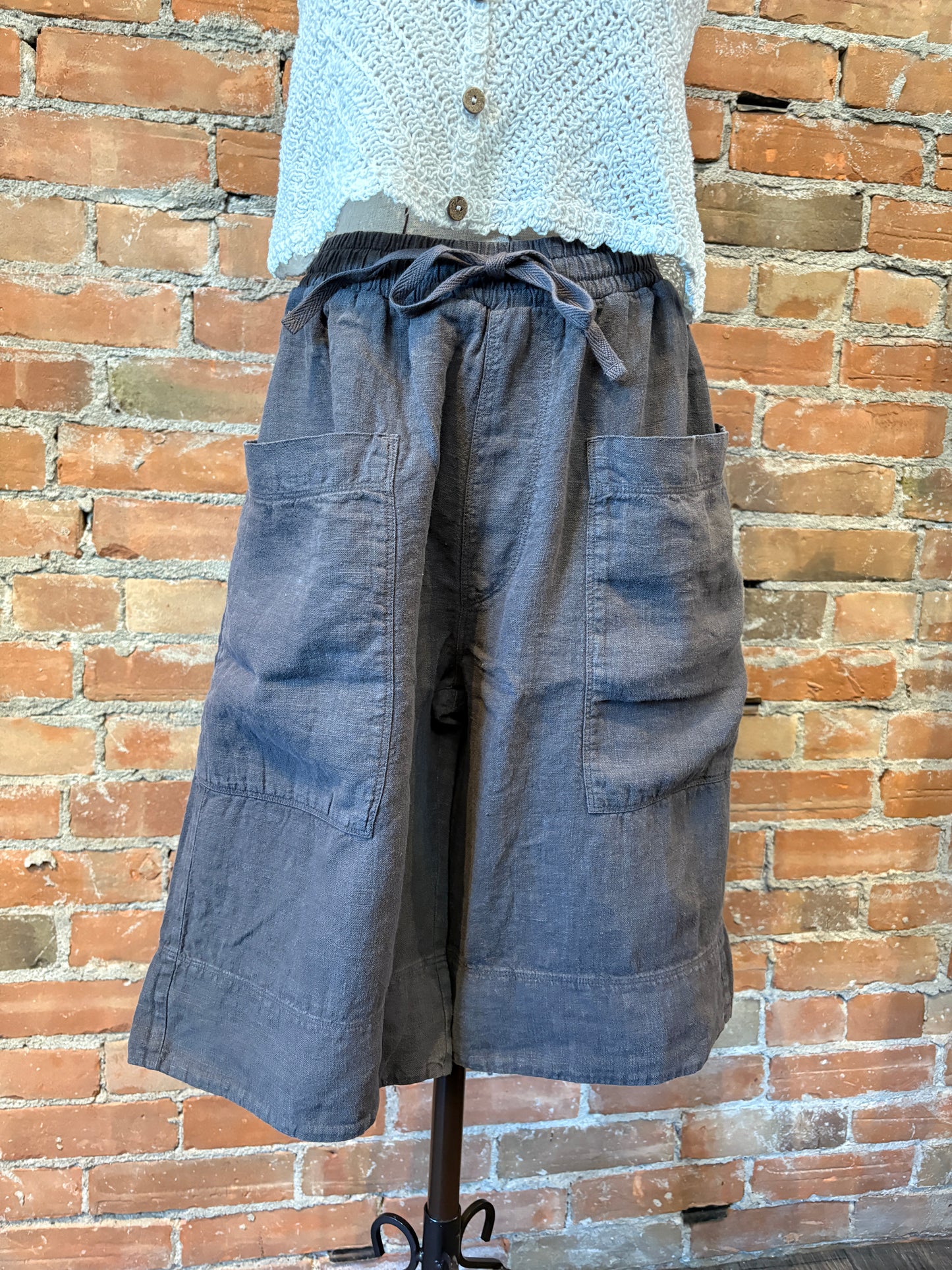 11030 Patch Pocket Shorts | Black Coffee
