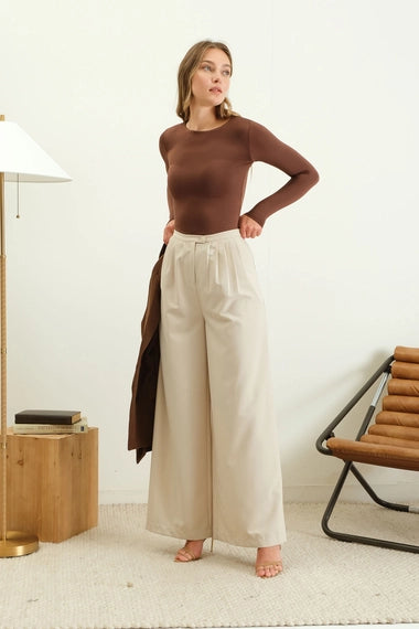 Round Neck Long Sleeve Fitted Knit Top