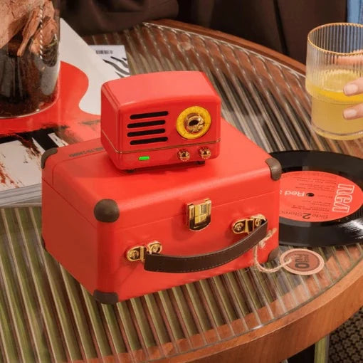 Metal Bluetooth & FM Radio Speaker - Red