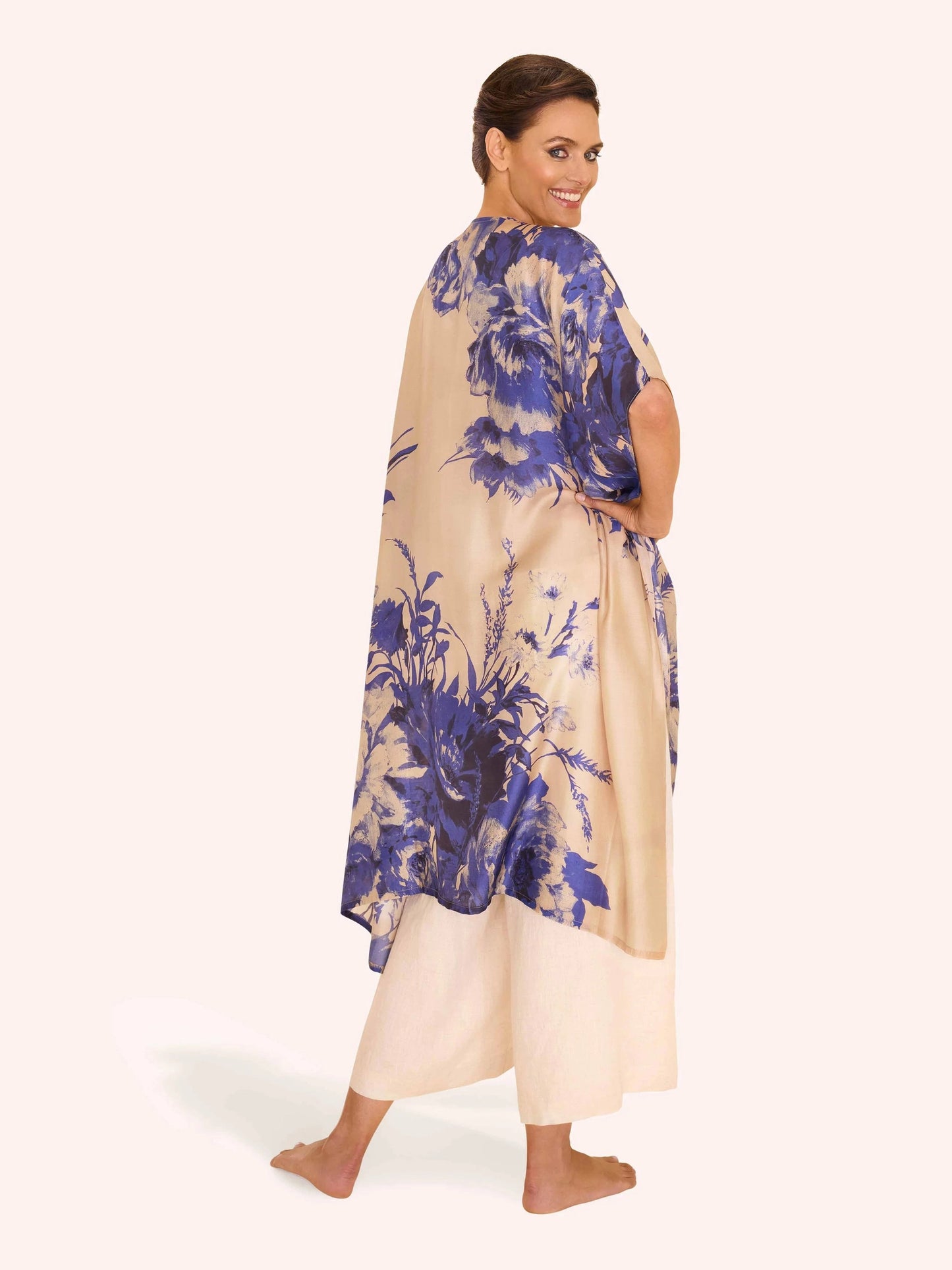 Beach Wrap Around - China Blue Blooms