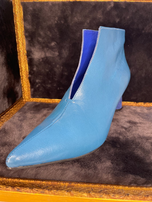 V Cut Boots