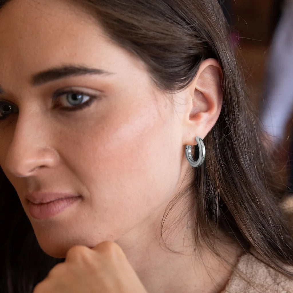 Med Stellar Hoop Sterling Silver - Refined Earring Collection