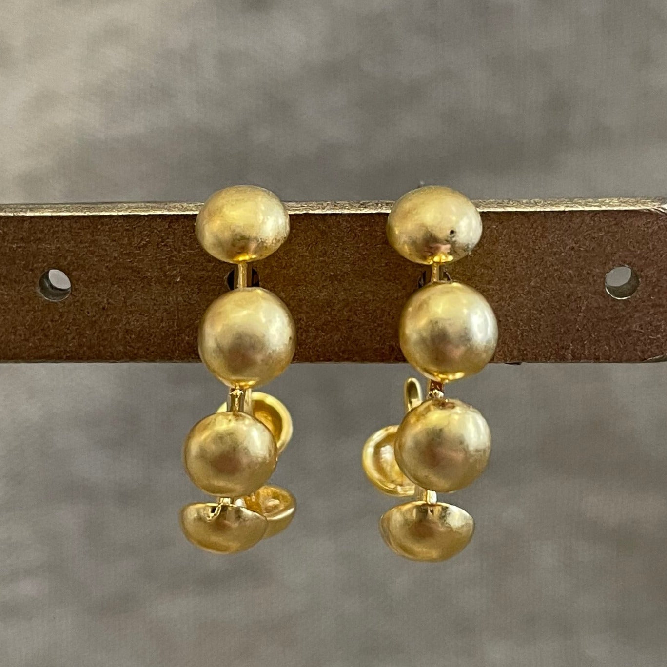 Runia Stud Earrings