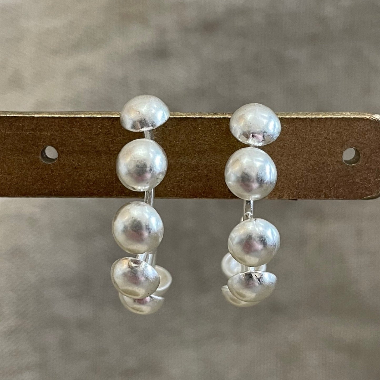 Runia Stud Earrings
