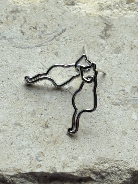 A Cat's Tail Stud Earrings