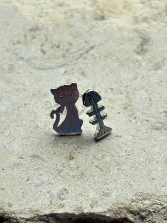 Kitty Cat Dinner Stud Earrings