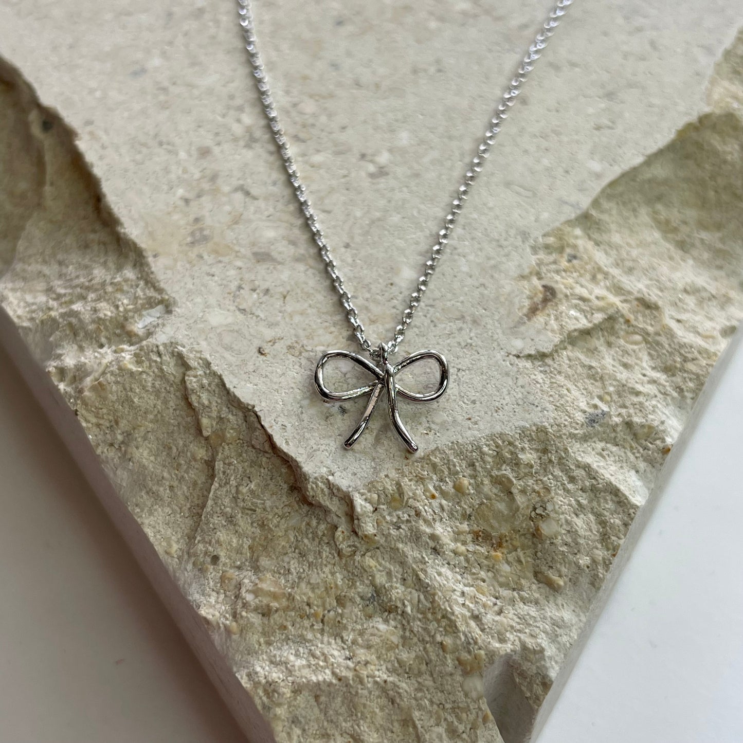 Dainty Bow Necklace