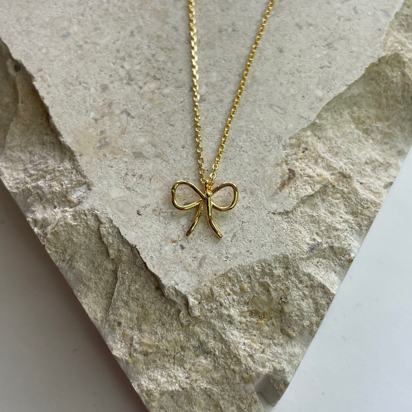 Dainty Bow Necklace