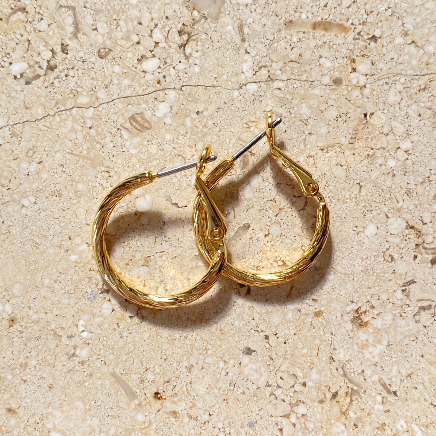 Yui Hoop Earrings
