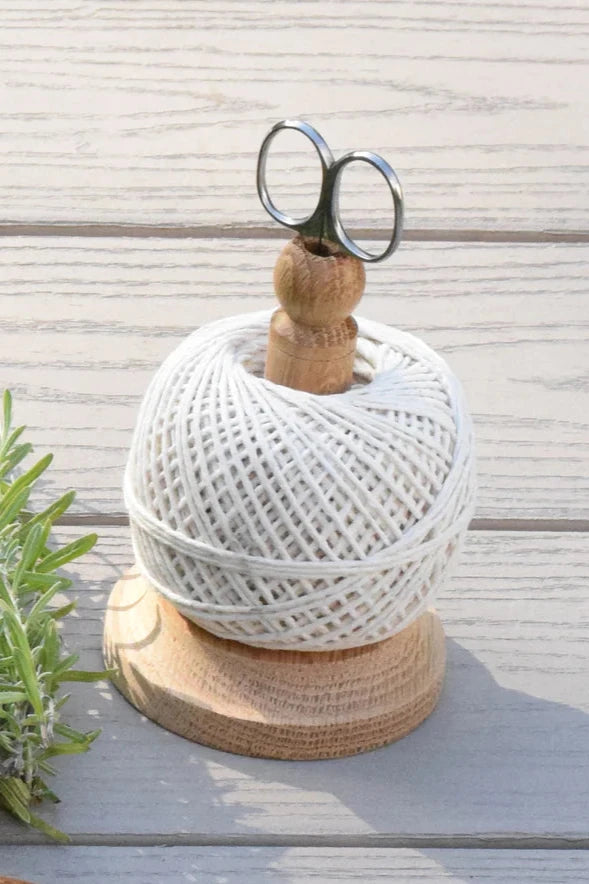 String Tidy with Scissors