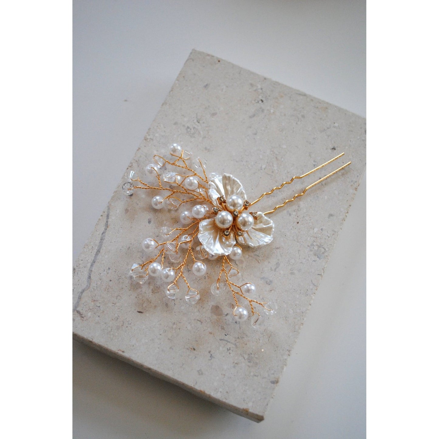 The Golden Flower Hair Clip