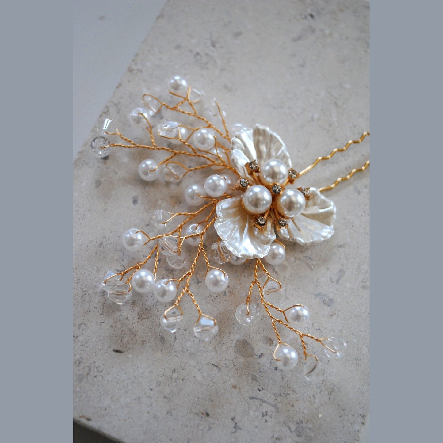 The Golden Flower Hair Clip