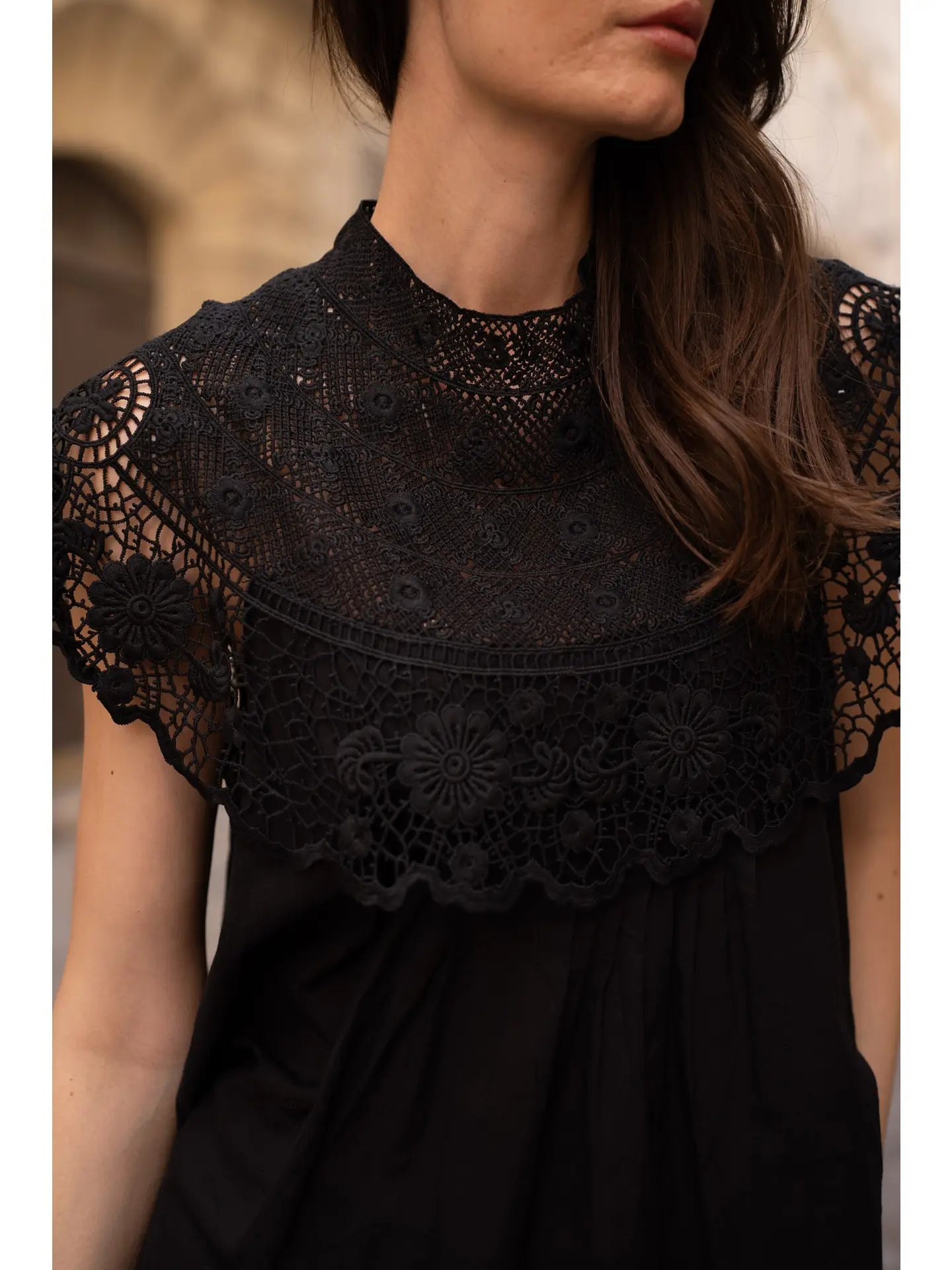 Victoria Top In Cotton With Lace Collar - Black