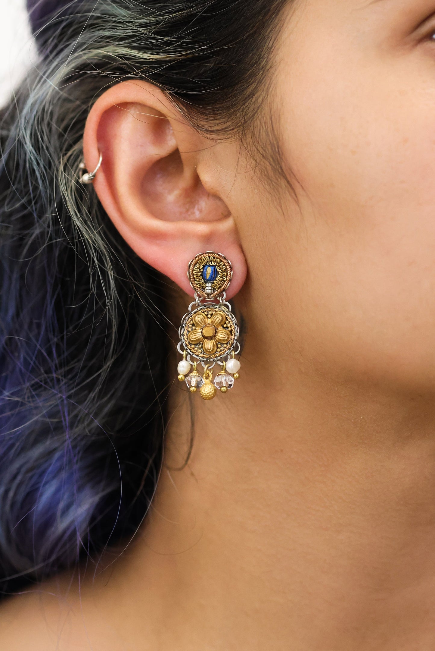 Gold Vibrant Earrings Gold Totem Set, Gilda
