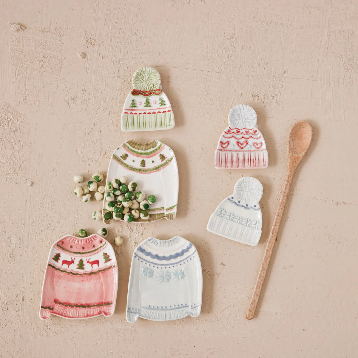 Sweater Shaped Plate with Hat Shaped Dish