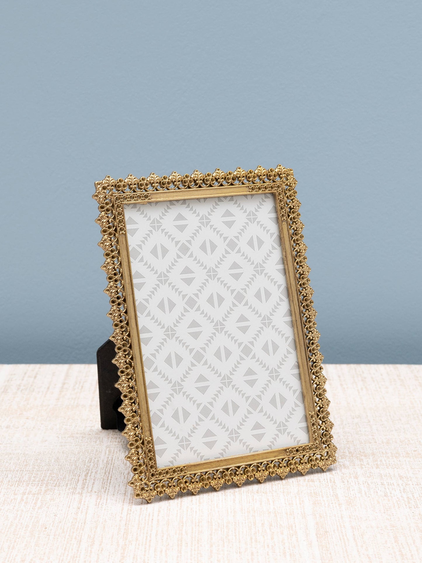 Golden flowery rectangular photo frame 15x10