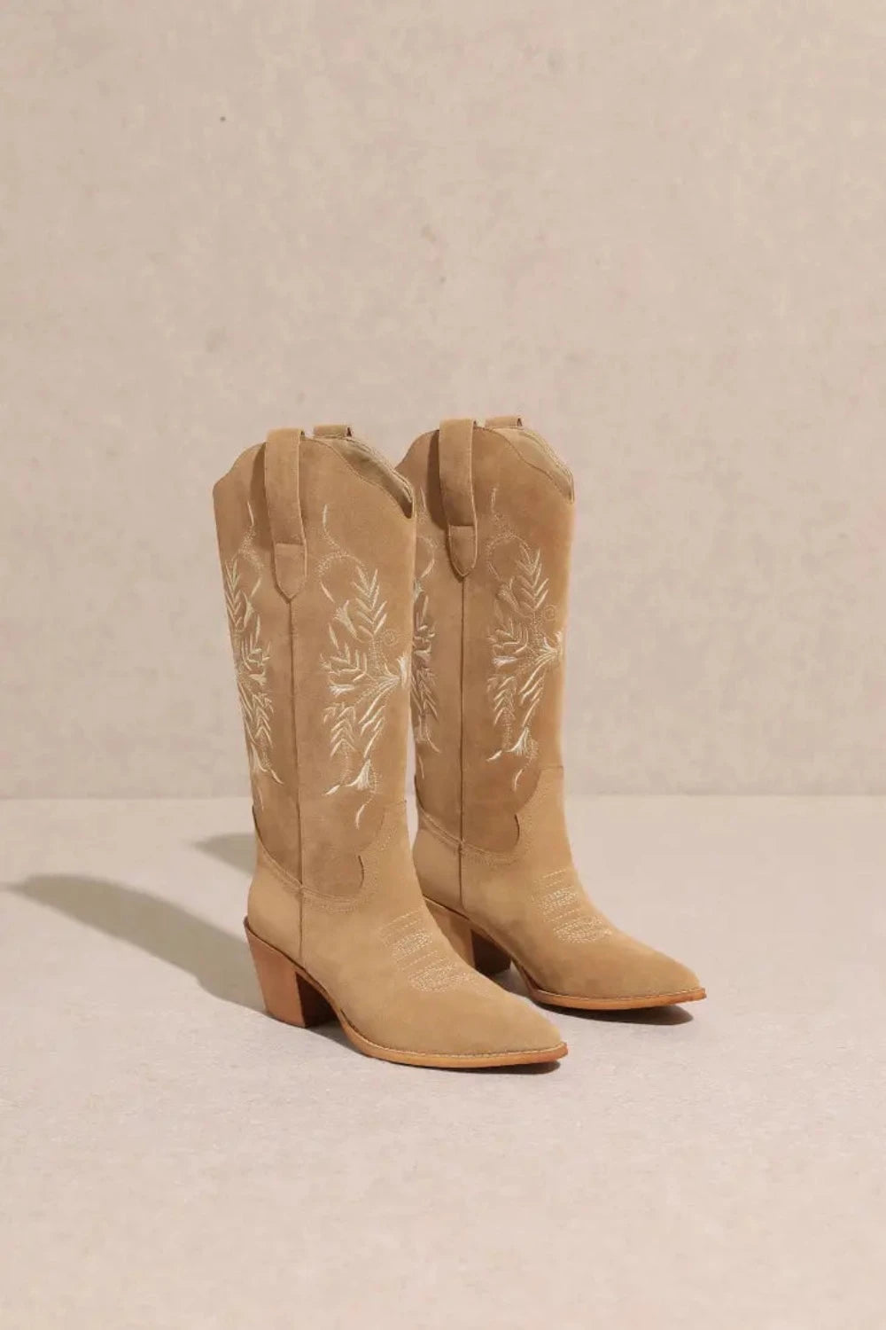 Flora Cowboy Boots Taupe