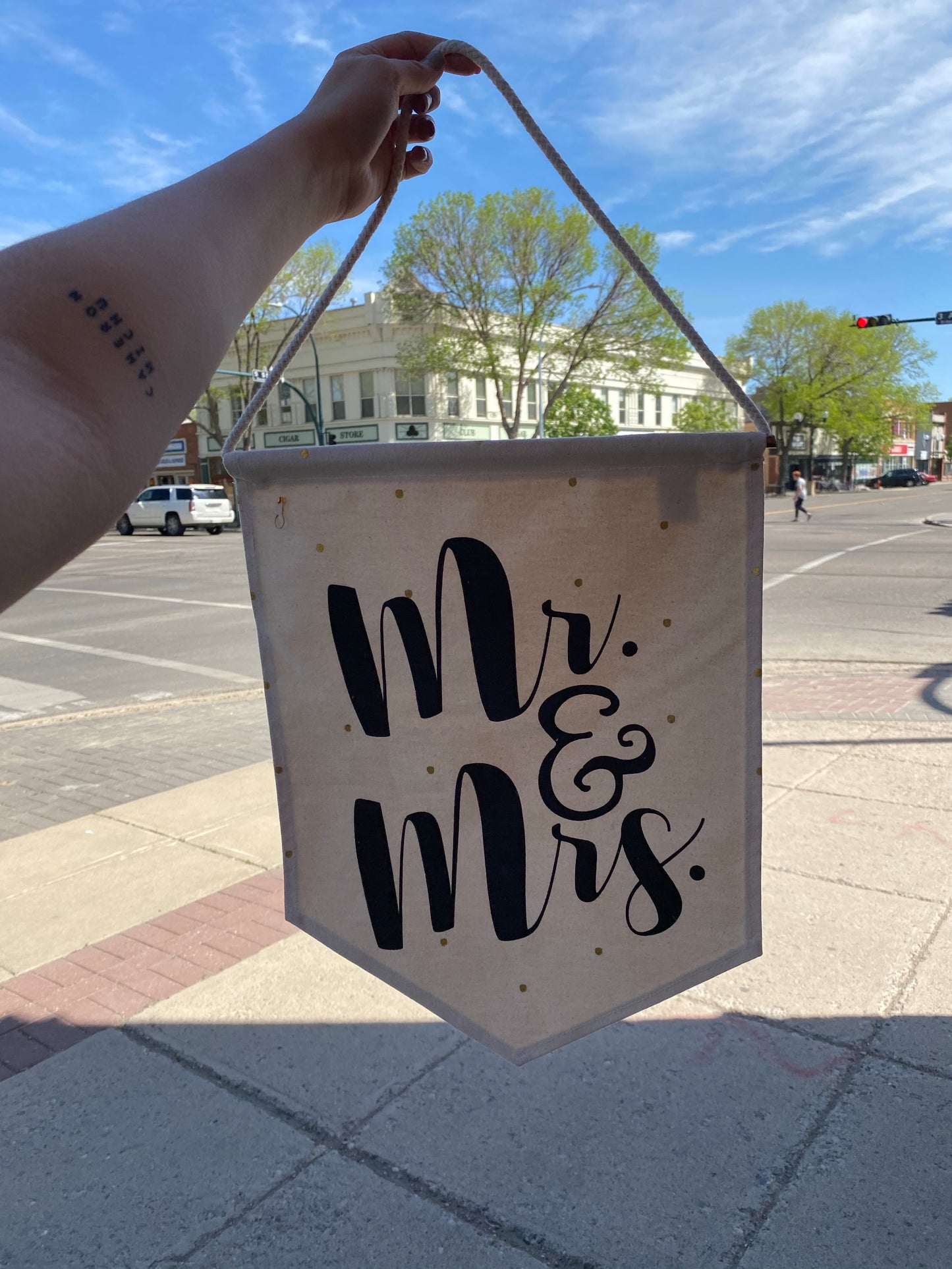 Mr. & Mrs. Wedding Hanging Sign