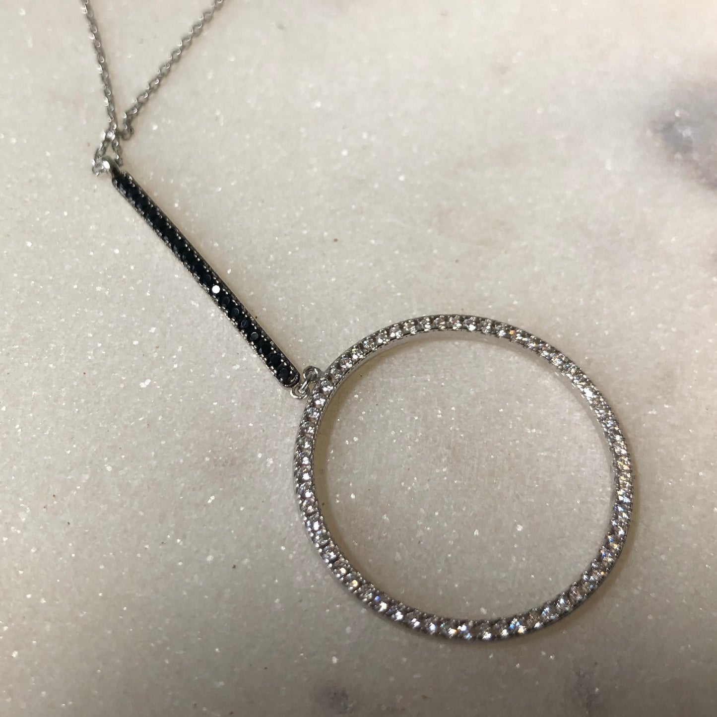 Kurshuni Loop & Line, Black & White Necklace
