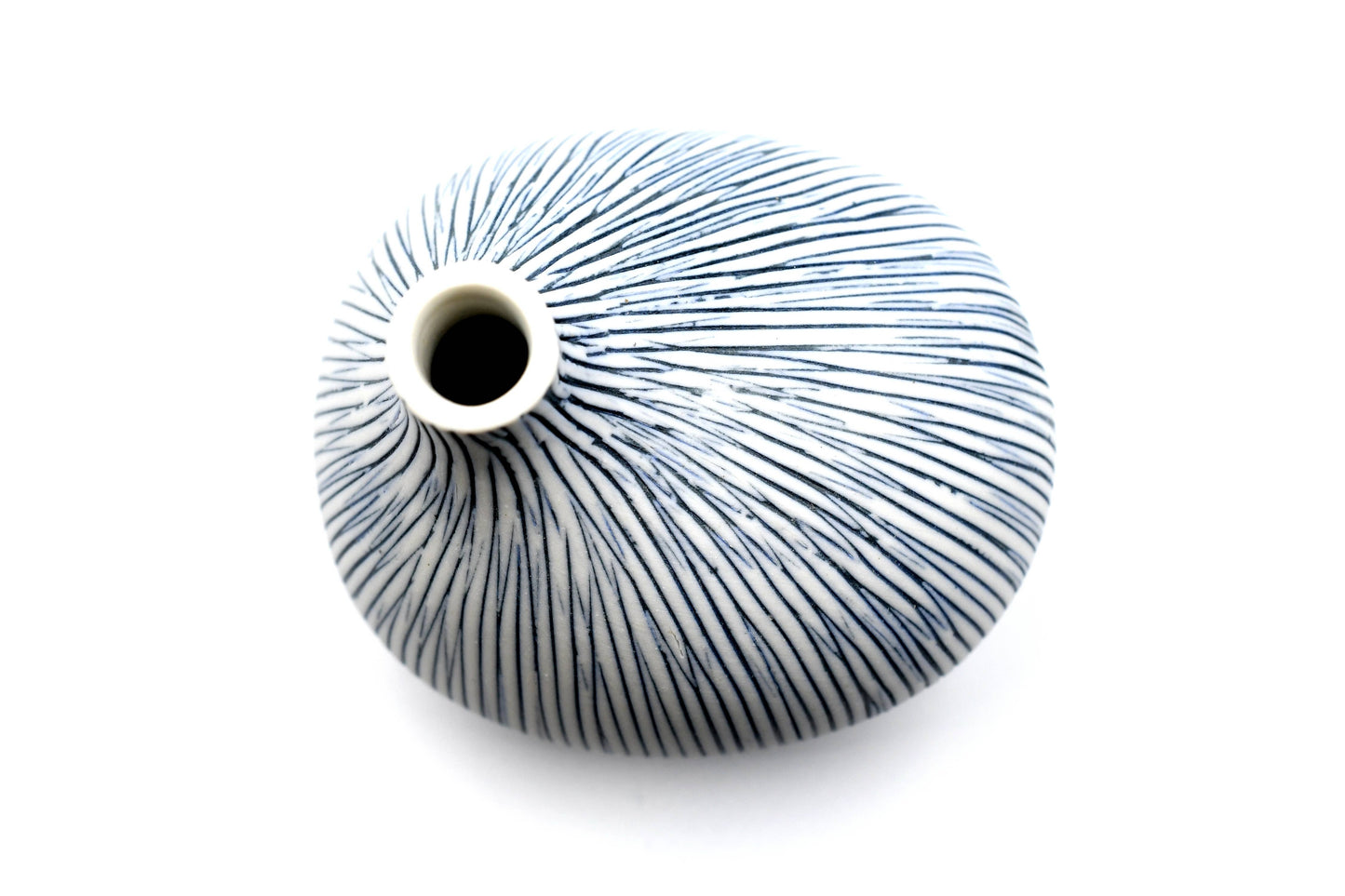 Omo Mini Handcrafted Porcelain Bud Vase