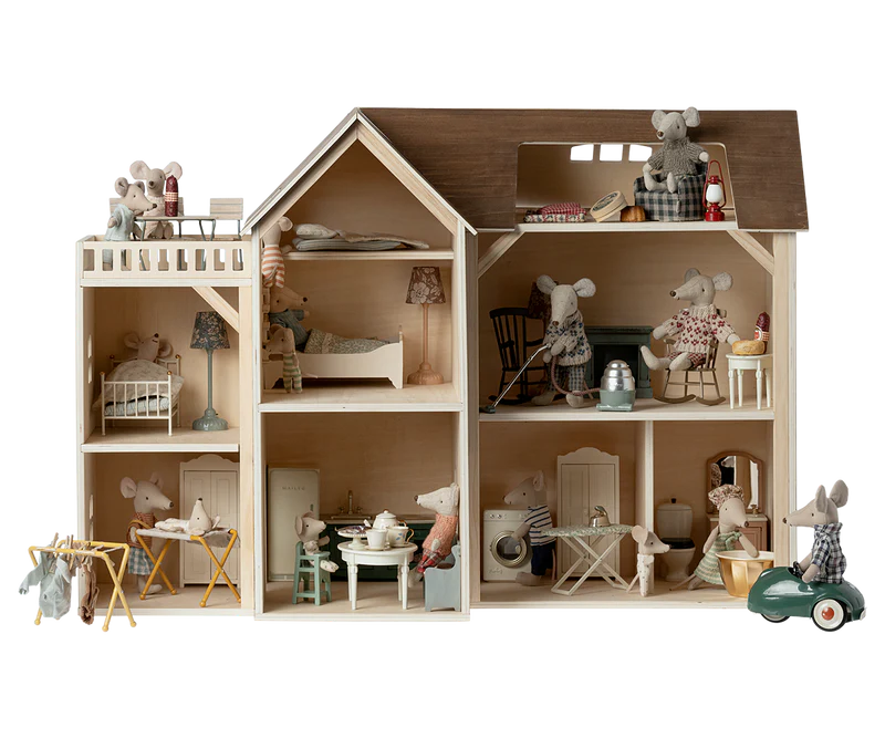 Mouse hole Farmhouse