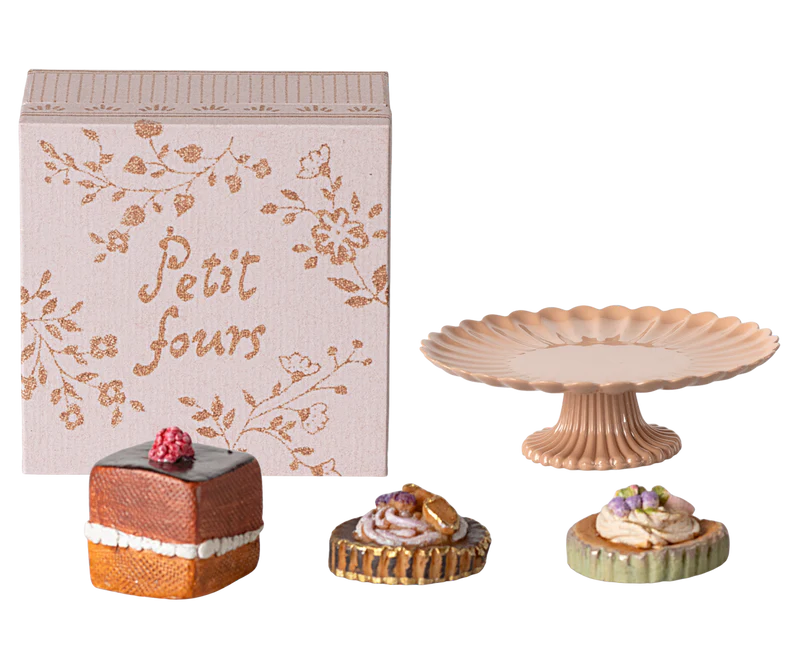 Mini Cake and Cakestand