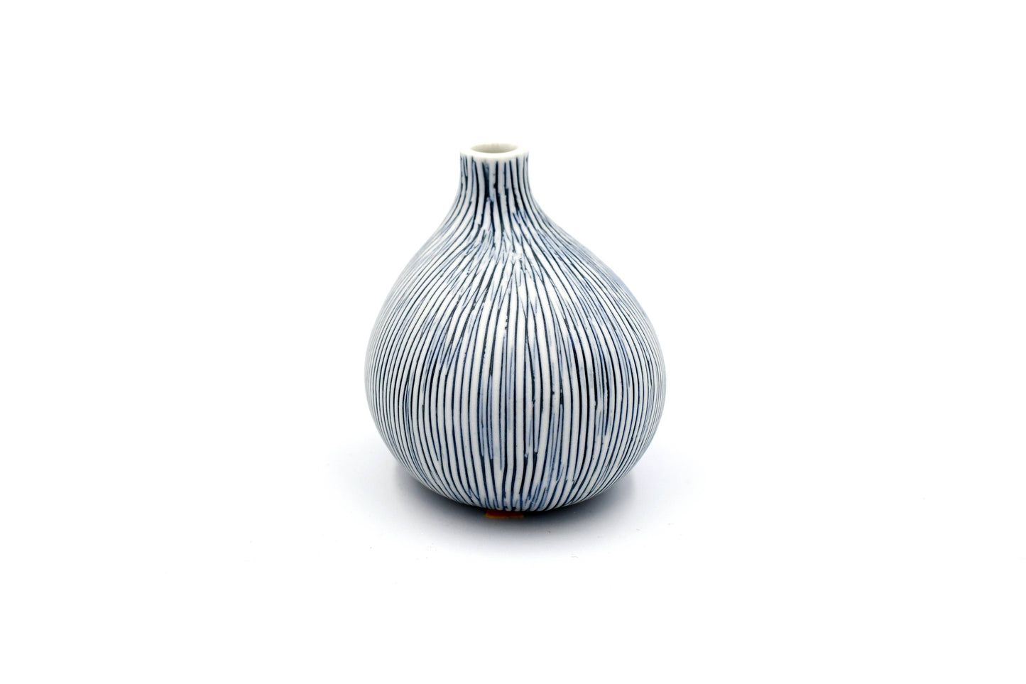Omo Mini Handcrafted Porcelain Bud Vase