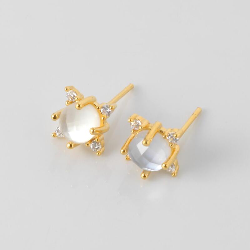 Mari Stud Earring