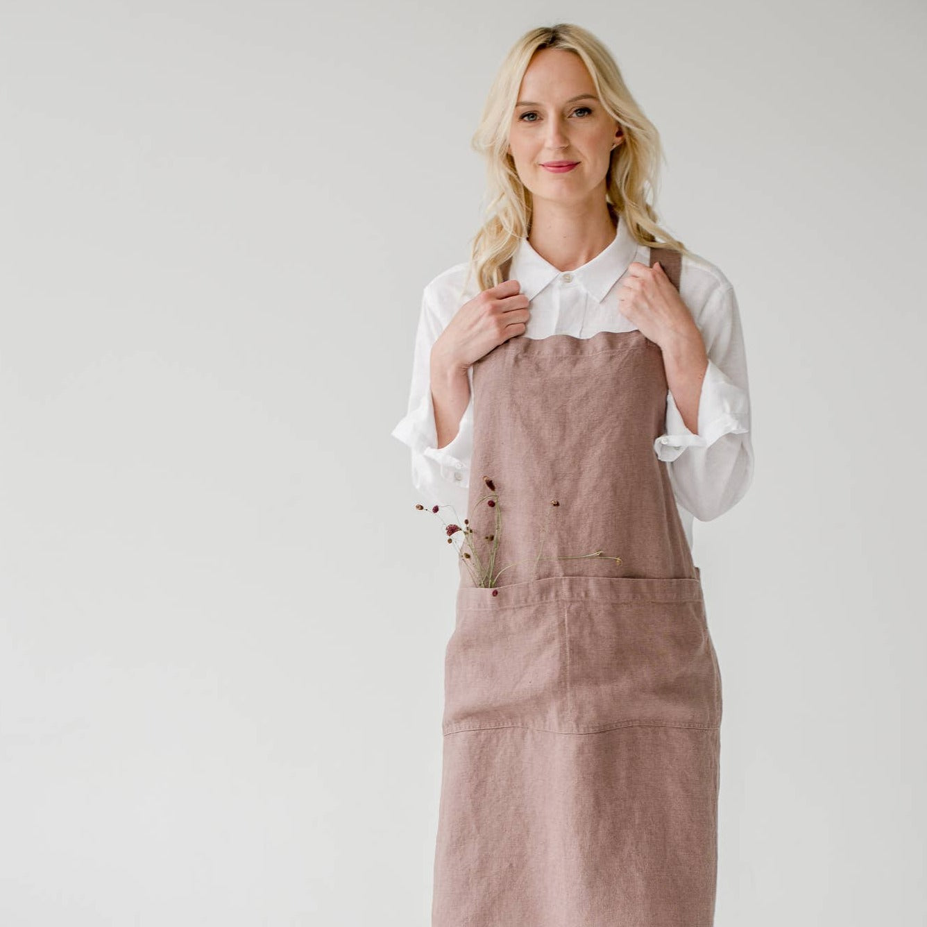 Crossback Apron | Ashes of Roses Linen