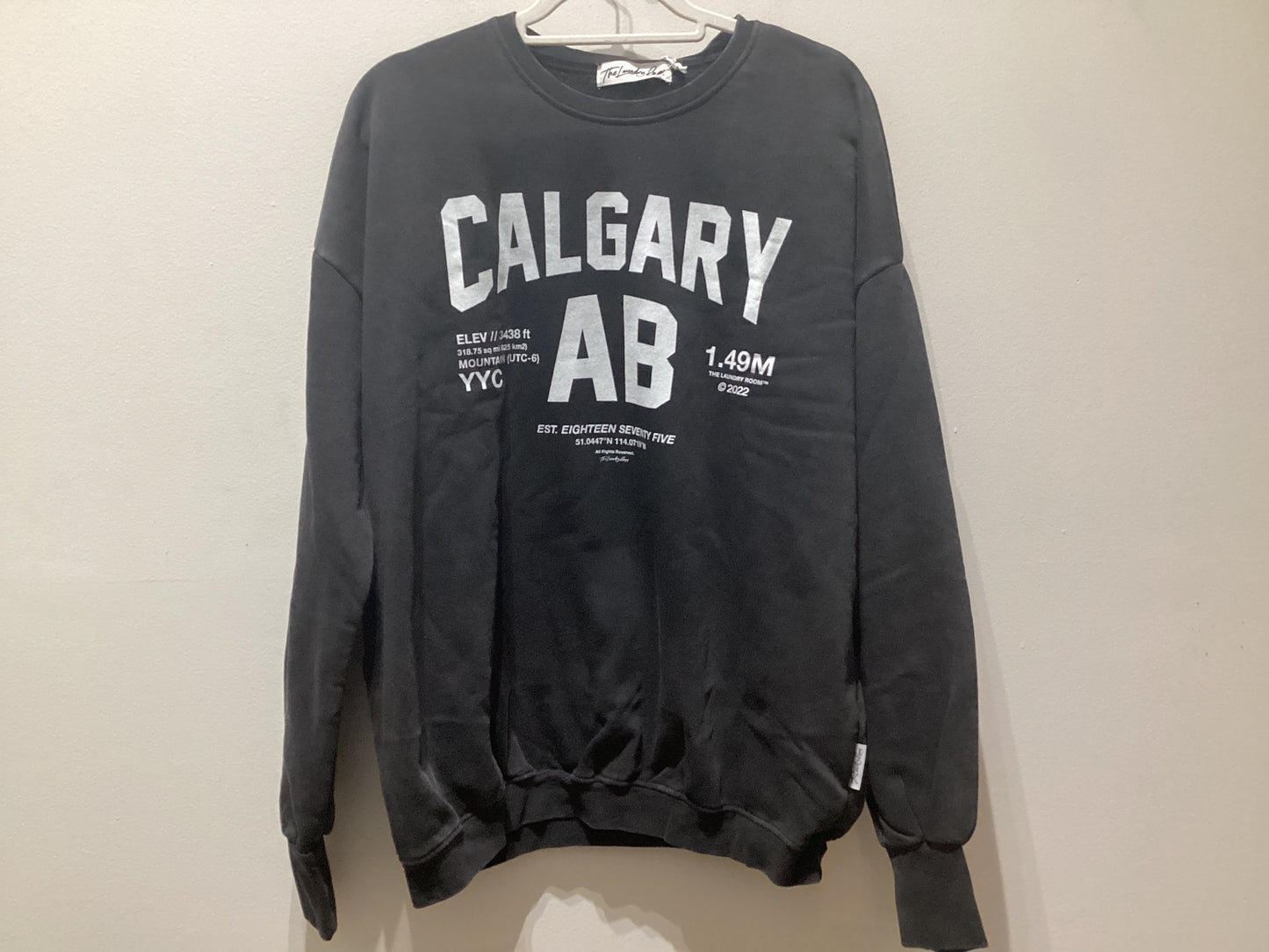 Calgary Sweatshirt - Black And White