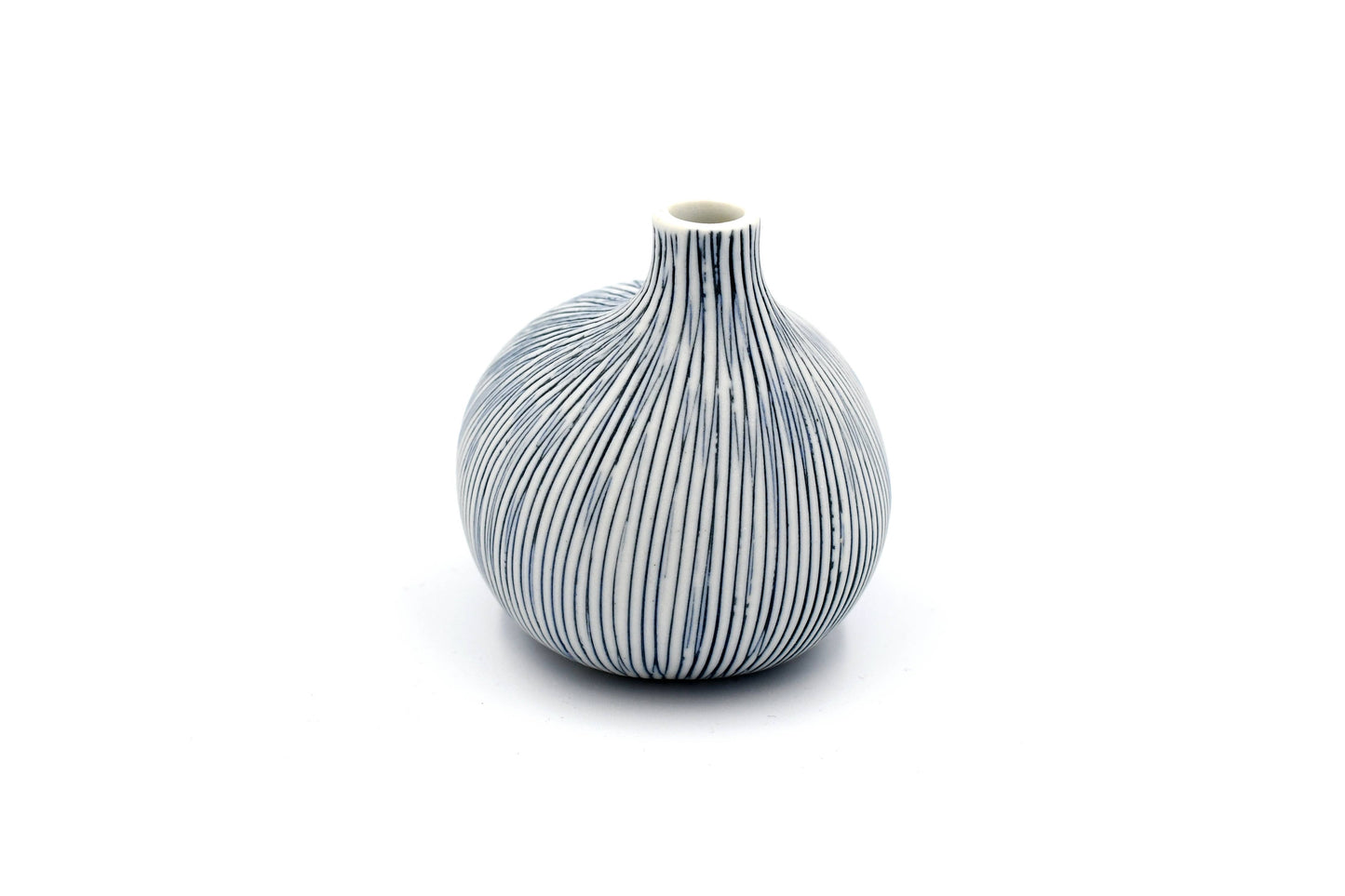 Omo Mini Handcrafted Porcelain Bud Vase