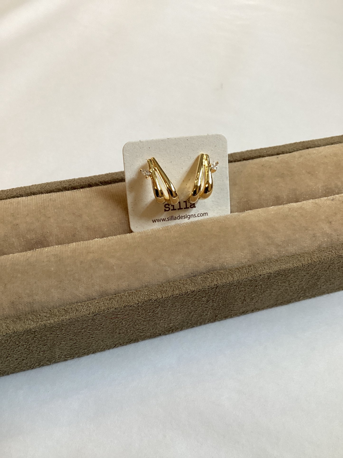 Solis Gold Studs