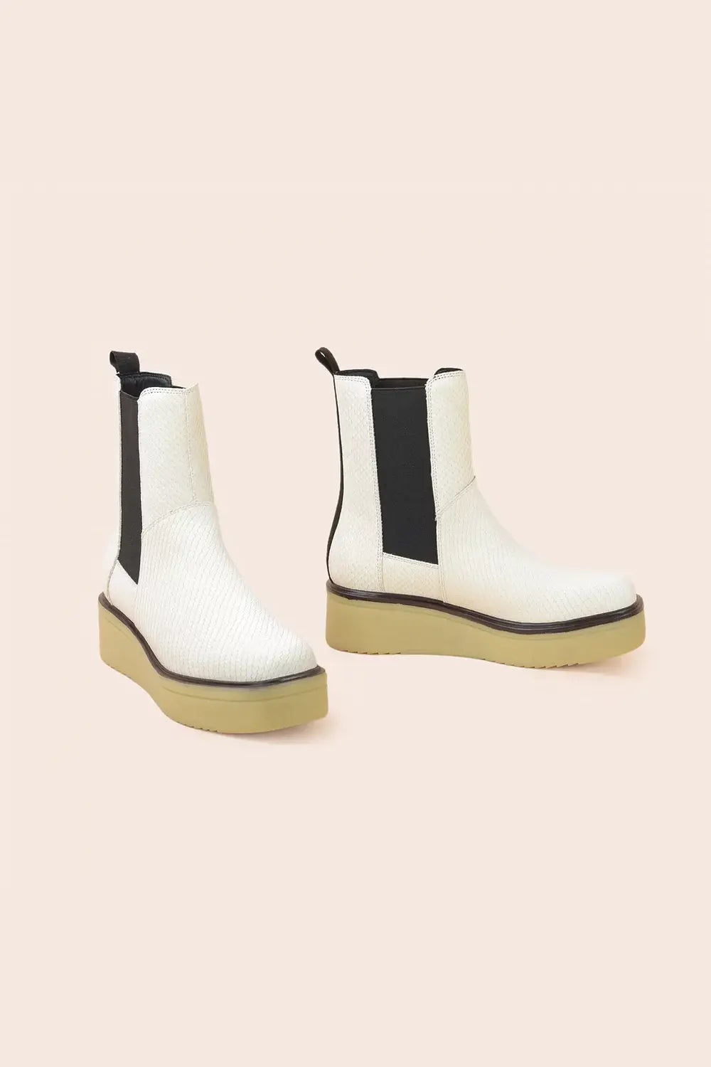 Matte Chelsea Boot | White