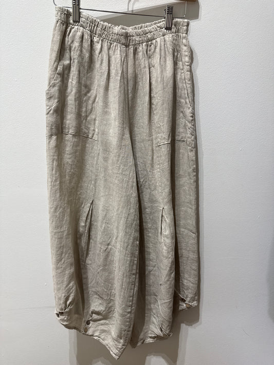 Adhara Pant