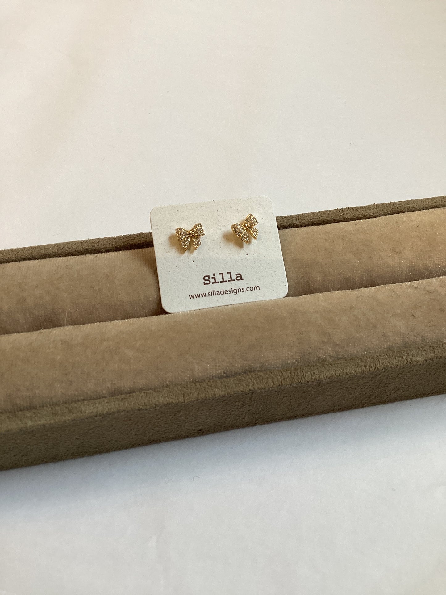dainty Gold Bow