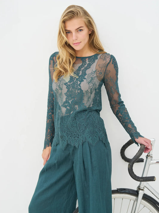 CHARLOTTE Top