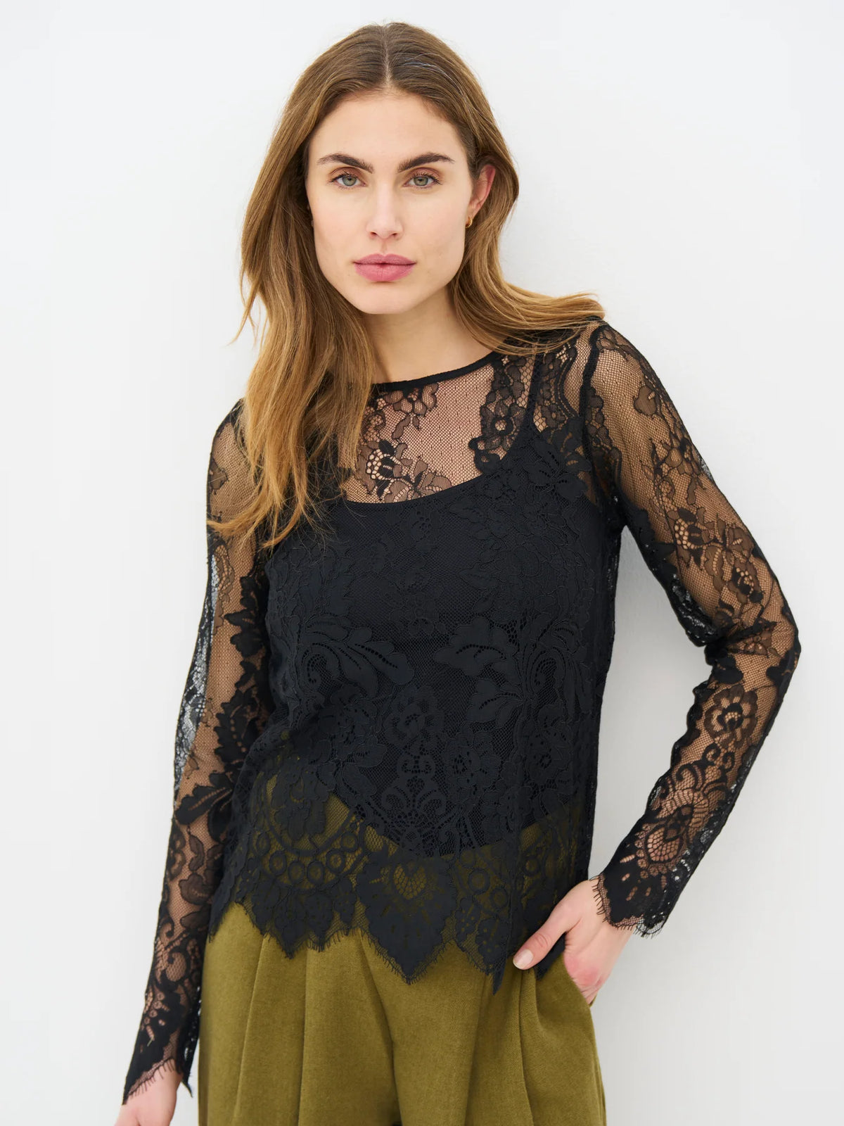 CHARLOTTE Lace top