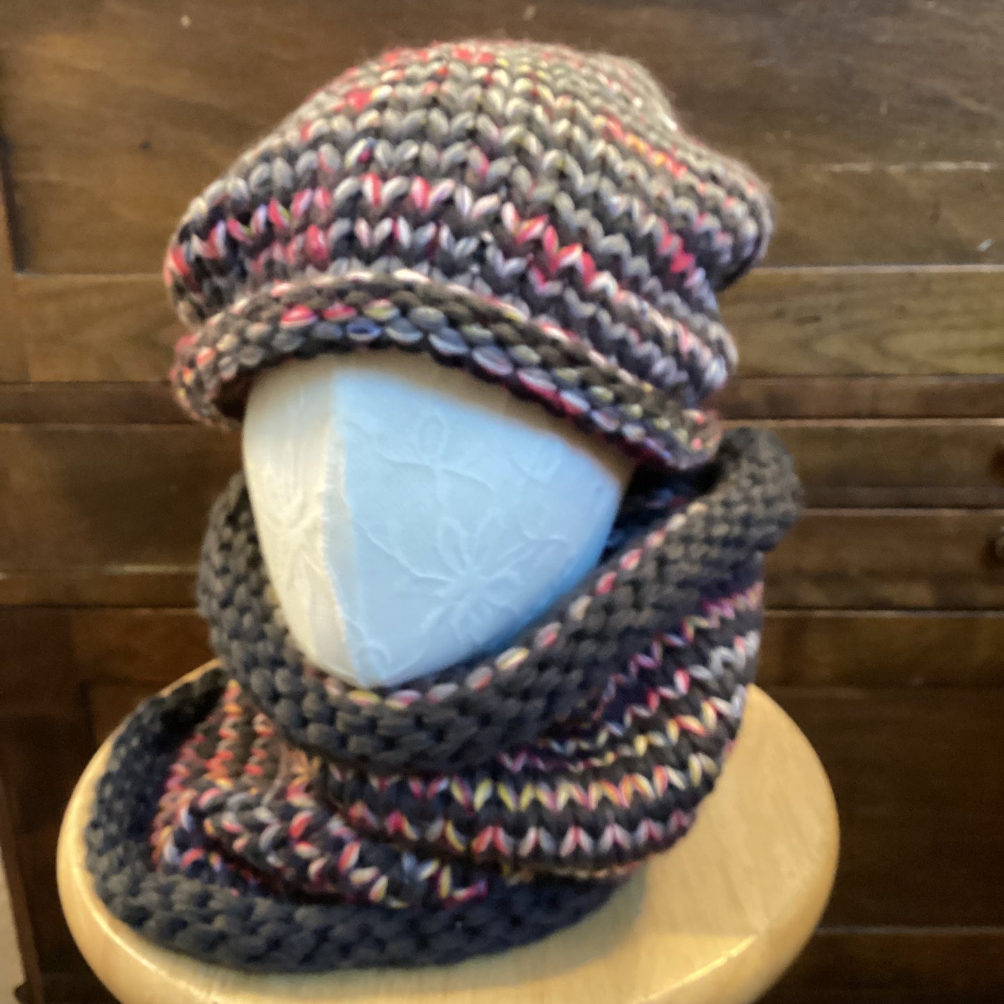 Two-Tone Knit Hat / Cowl