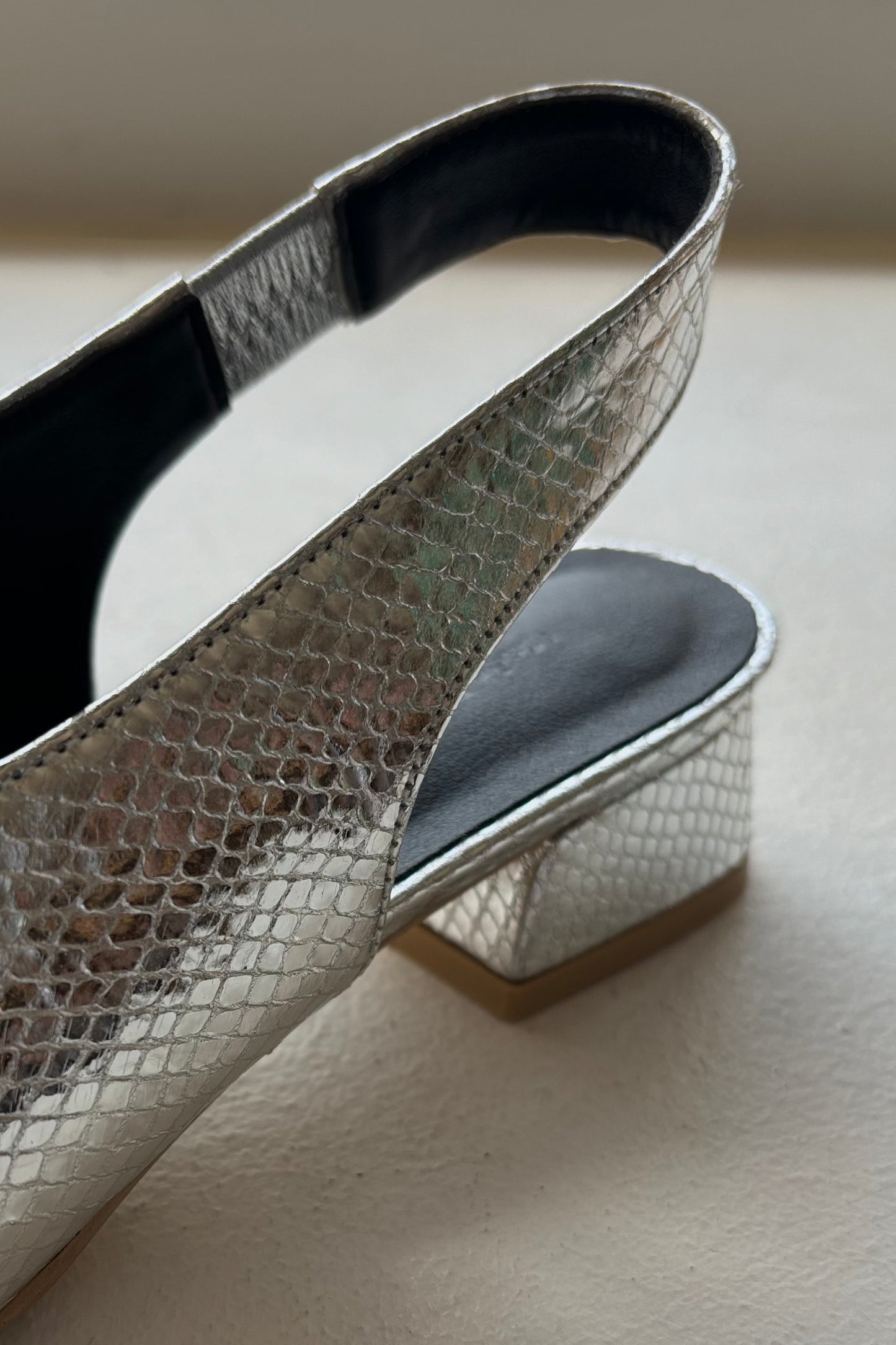 THE HALLE Slingback Flats | Silver