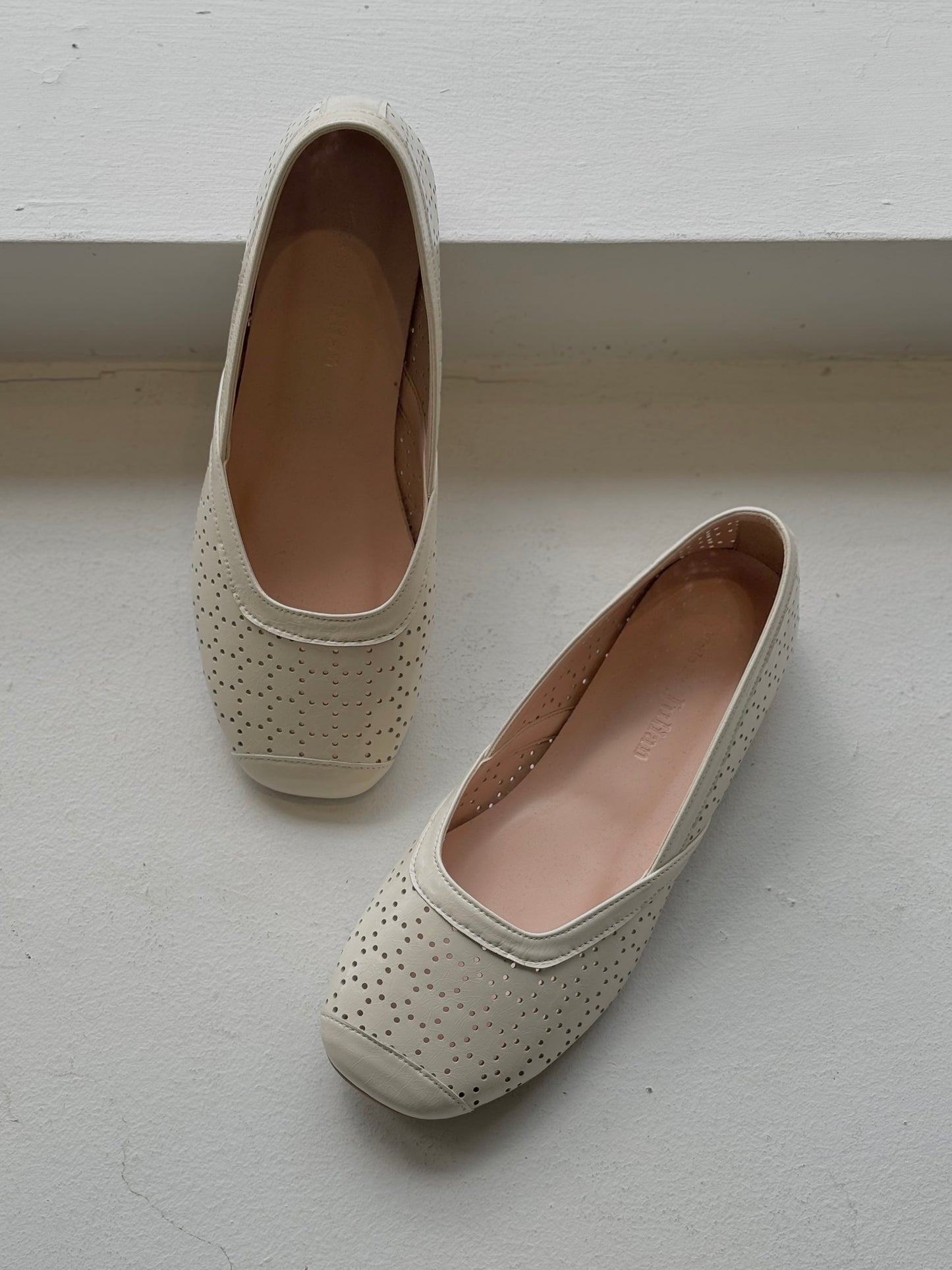 THE JULES Hole-Punched Ballet Flats | Beige