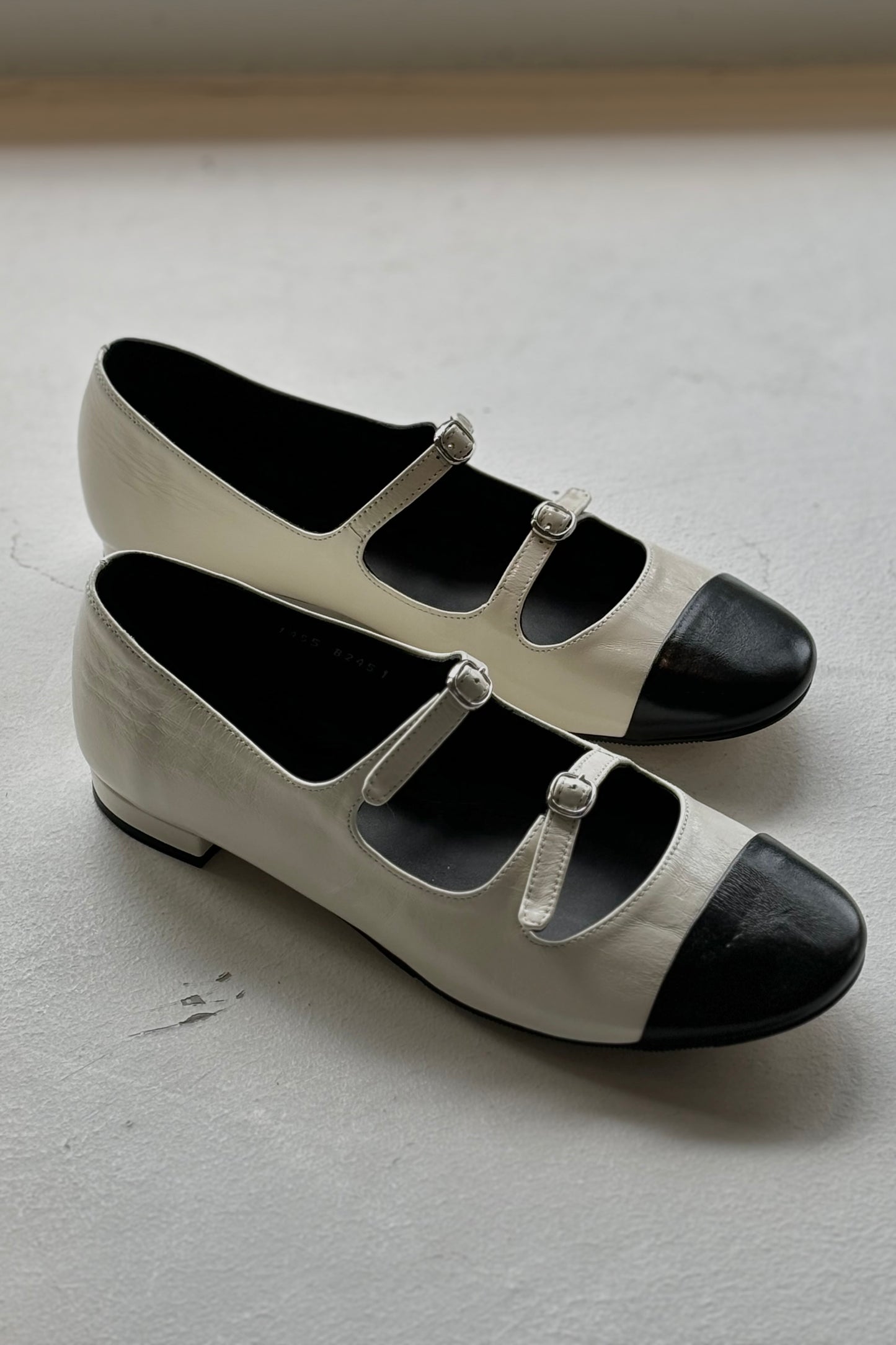 THE AUDREY Closed Toe Kitten Heels