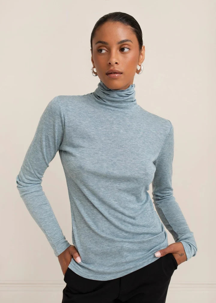 Eva Turtle Neck