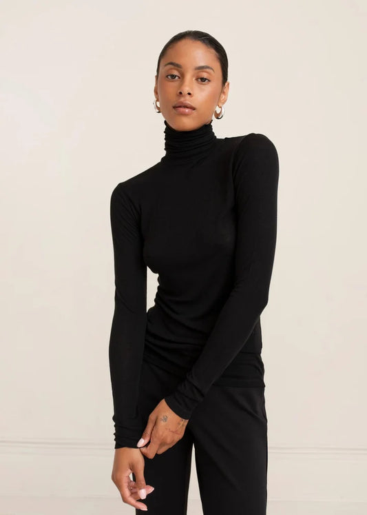 Eva Turtle Neck