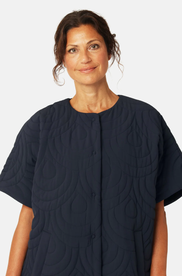 Short Quilted Cape | Dark Indigo