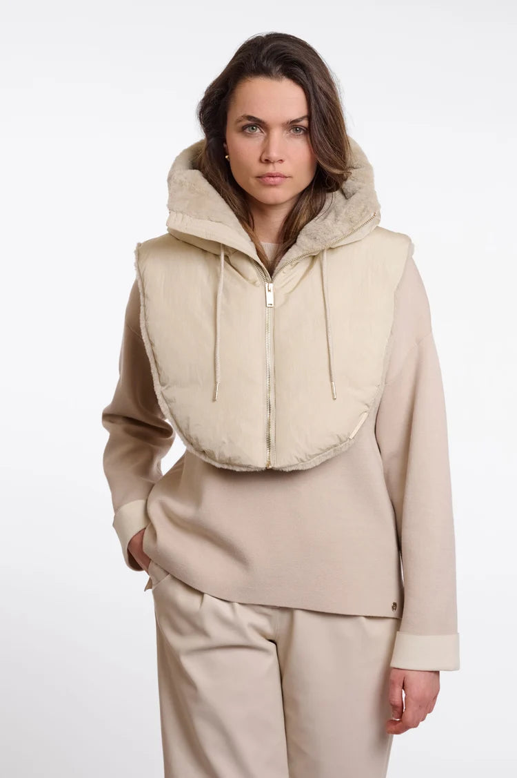 Tabita hood collar