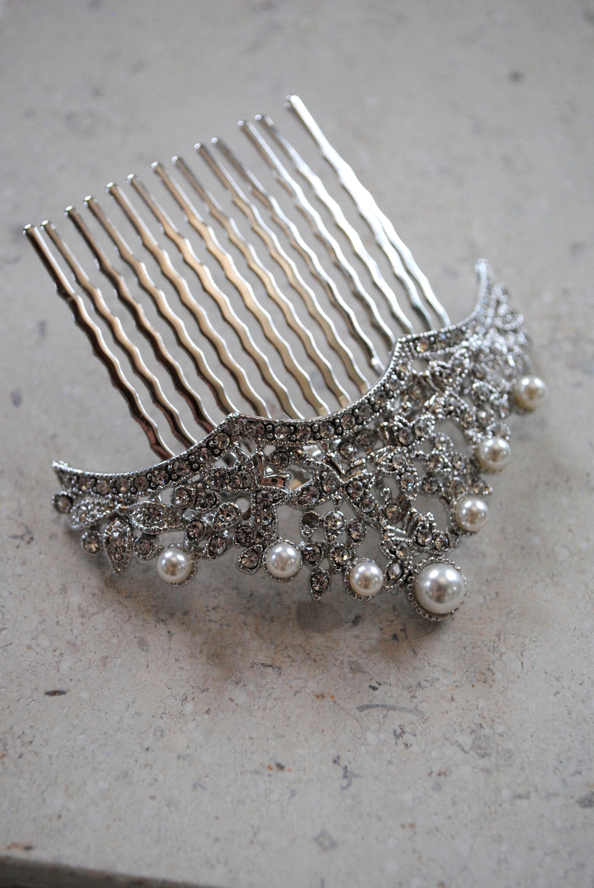 Pearl Hair Comb