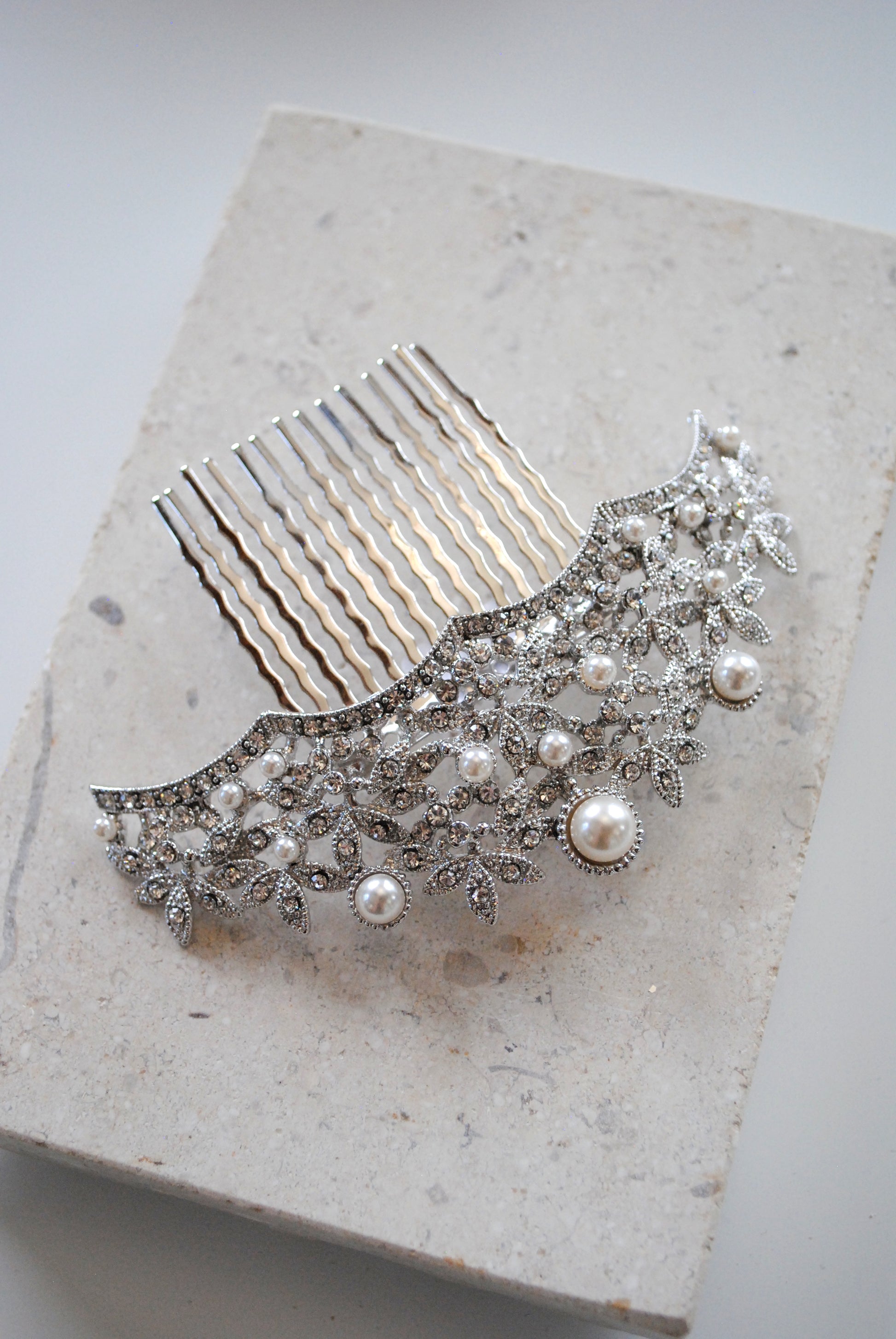 The Oyster Hair Comb