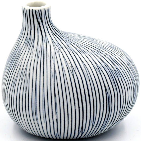 Omo Mini Handcrafted Porcelain Bud Vase