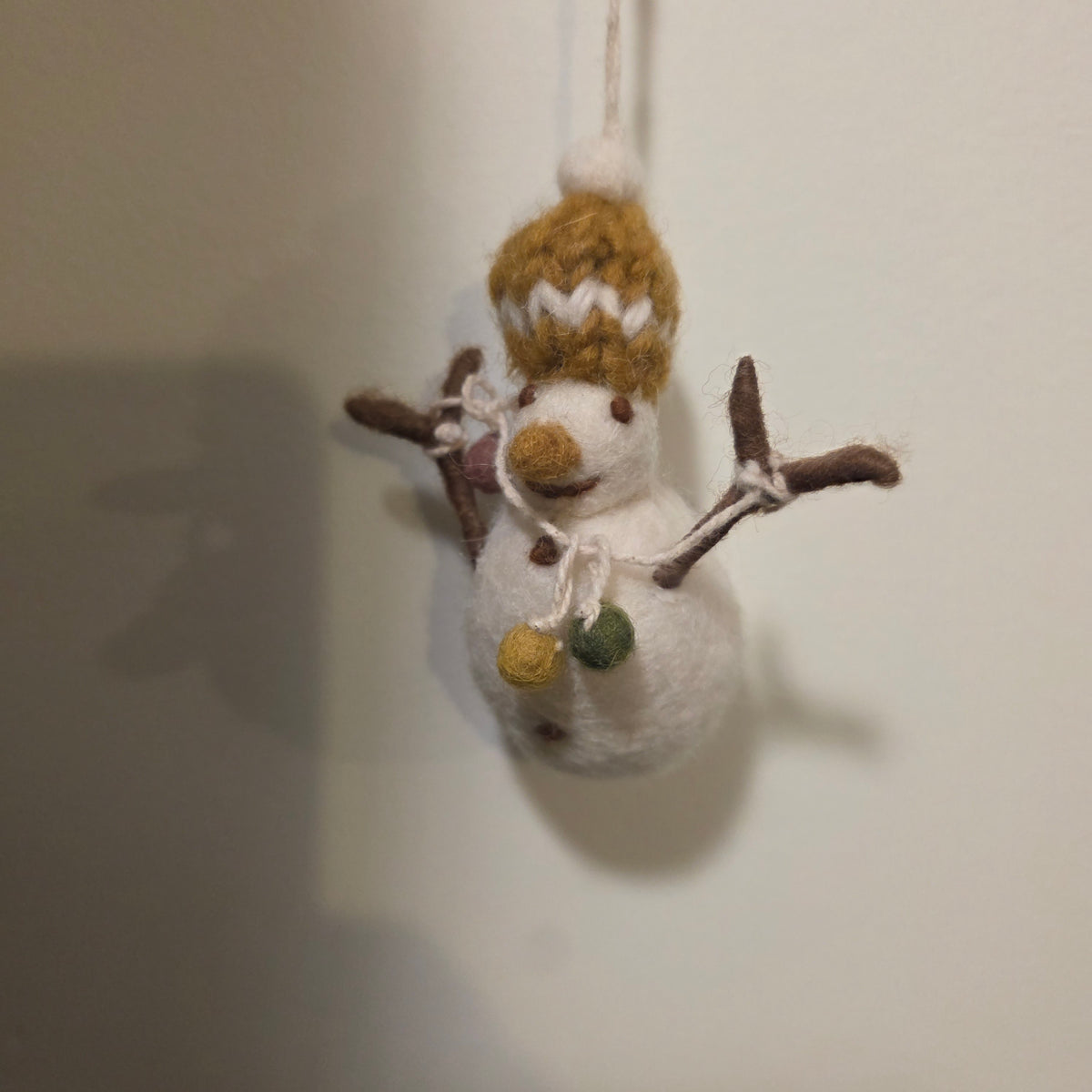 Snowmen with Garland