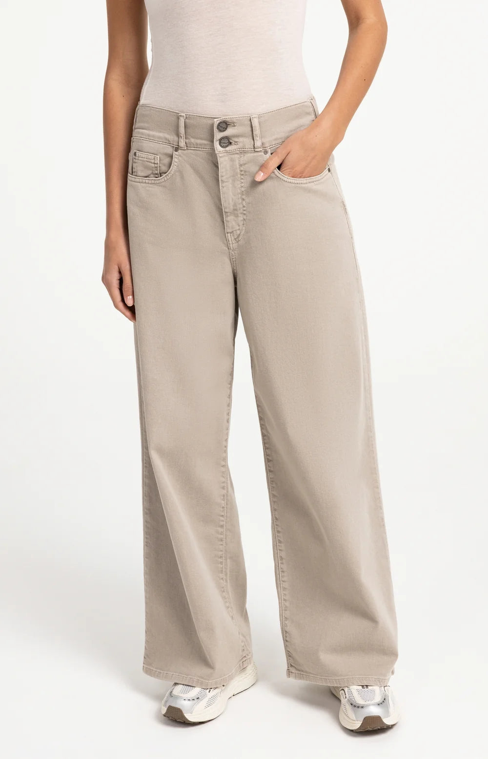 Denim Jeans W/ Wide Legs and Distinctive Waistband